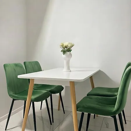 Family With Kitchen - 6 ノインキルヒェン