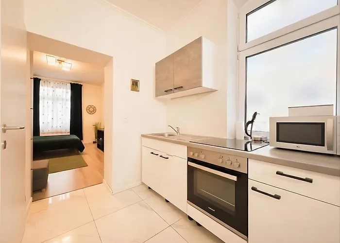 Family With Kitchen - 6